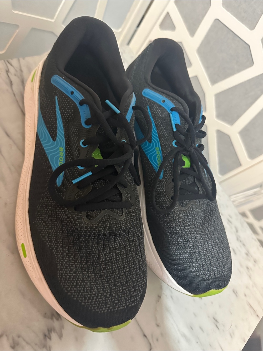 Brooks Ghost Max Black Men’s Sneakers w|Blue & Lime Details